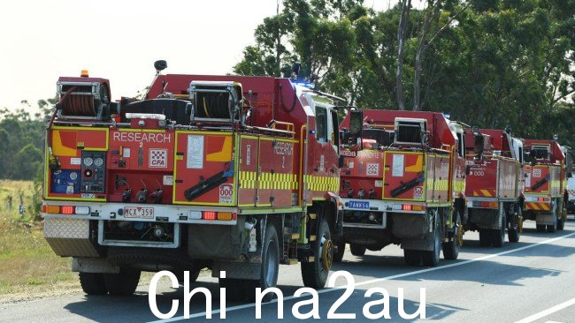 消防车车队前往在布里亚戈隆扑灭丛林大火。图片：Facebook