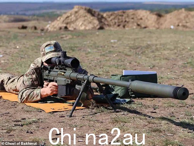 该单位的主要武器是美国巴雷特 M107A1