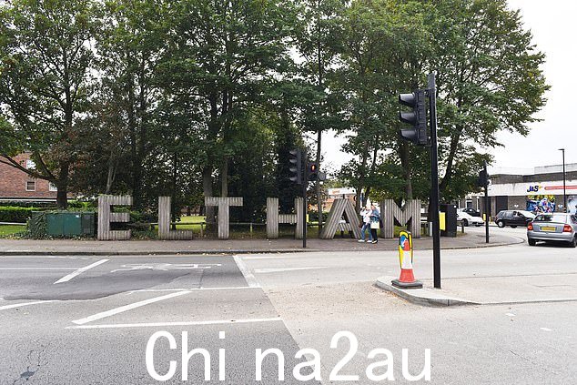 ELTHAM:伦敦交通局已取消了埃尔特姆 Well Hall Road 的交通限制,这里是被谋杀青少年斯蒂芬·劳伦斯 (Stephen Lawrence) 的纪念牌所在地