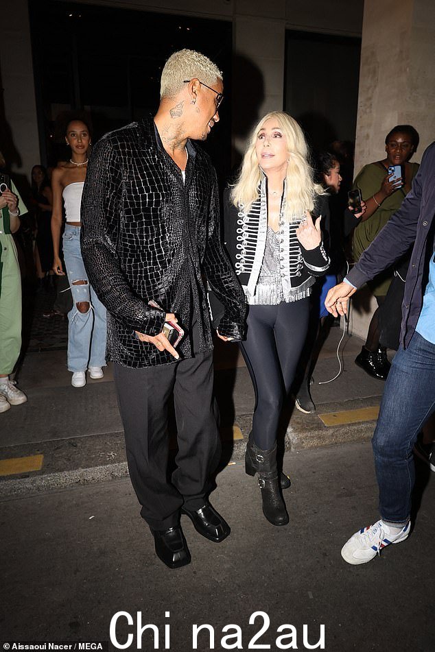 历史:在与这位标志性女歌手约会之前,Alexander 与 Kanye West 的前男友 Amber Rose 关系紧张