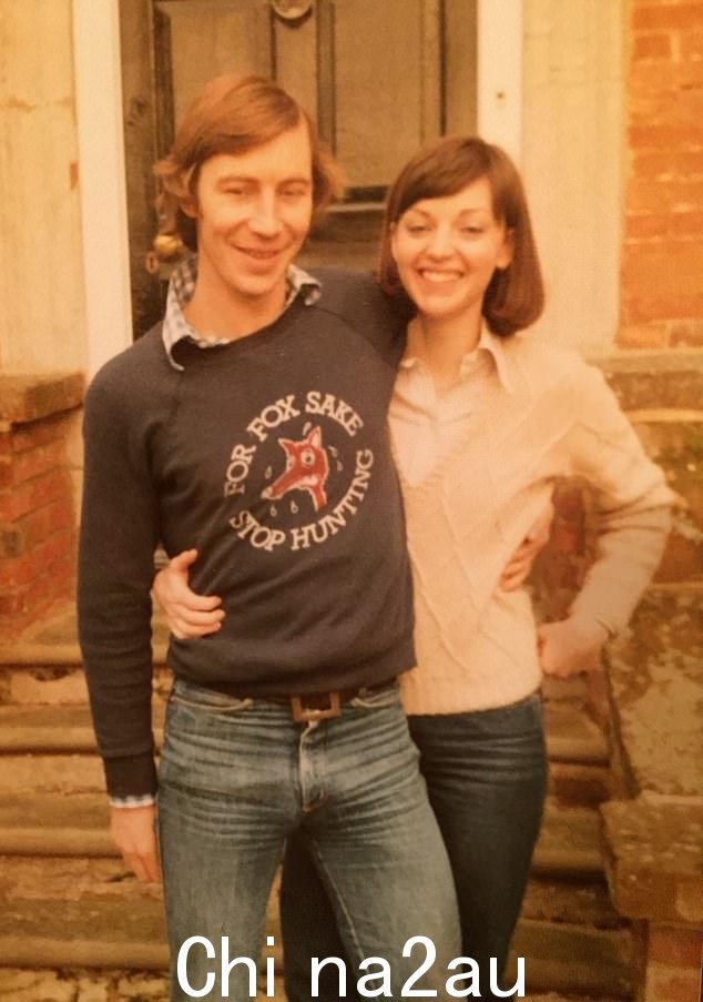 在结婚 42 年的丈夫的帮助下,她在不到一年的时间里筹集了超过 100 万英镑