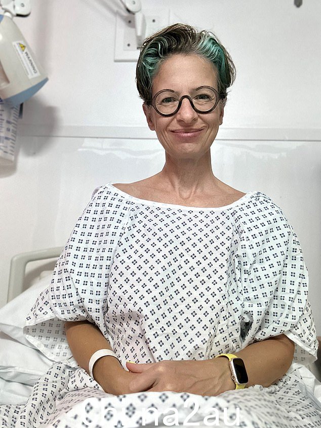 乳腺外科医生 Liz O'Riordan,《Under The Knife》和《乳腺癌完整指南》的作者,八年前被诊断出左乳房小叶癌,时年 40 岁