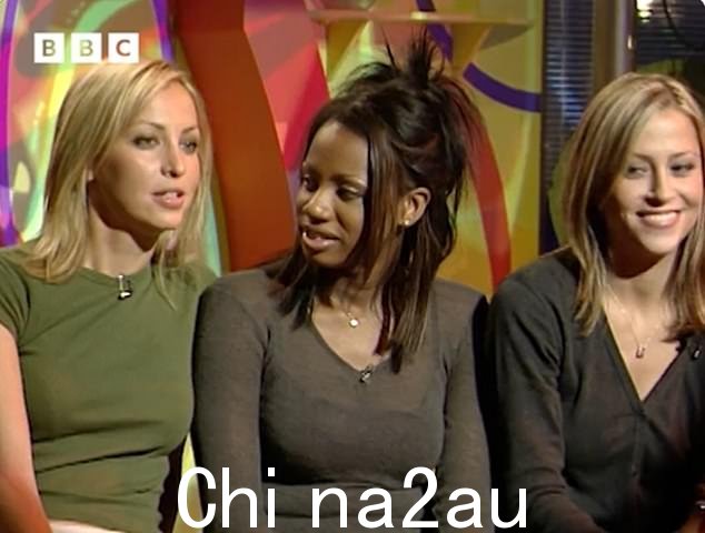 Natalie Appleton 和她的妹妹 Nicole 与 All Saints 乐队成员 Shaznay Lewis 一起参加 Live and Kicking