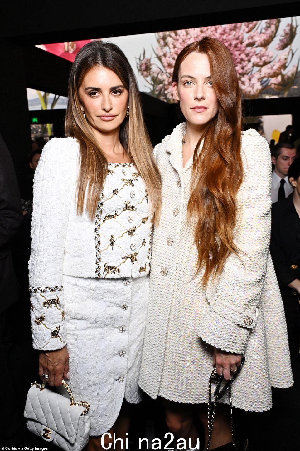 好朋友:永远时尚的佩内洛普与明星嘉宾 Riley Keough 掀起了一场风暴