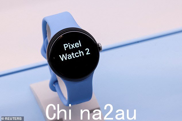 新款 Pixel Watch 2 将测量手腕上的微小汗珠以及心率和皮肤温度,以了解佩戴者的应对方式