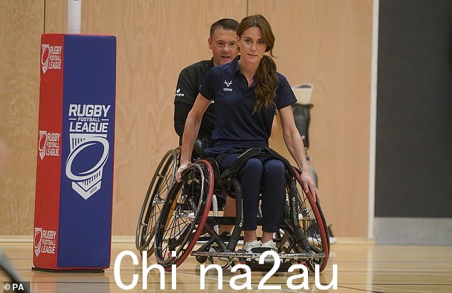 凯特在上场前看起来很紧张 - 但很快就放松了