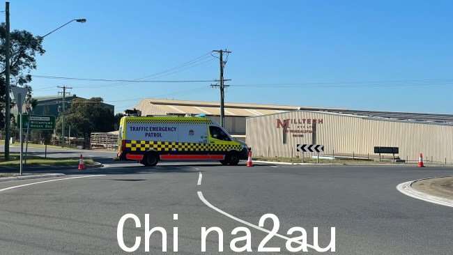 消防队员正在猎人谷斯蒂芬斯港附近托马戈的一家发电厂进行紧急救援。图片:Amy Ziniak