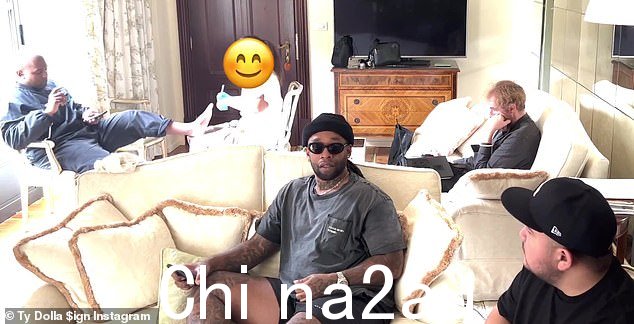 哦天哪:在 Instagram 视频中,Kanye 在经历了一次相当不愉快的经历后突然缩短了修脚治疗的时间