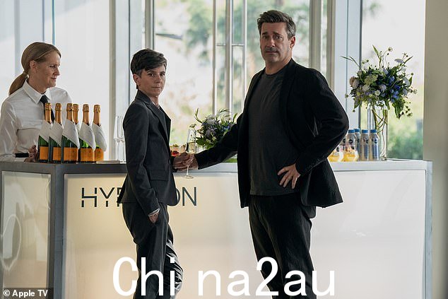 他接下来会出现在由詹妮弗·安妮斯顿和瑞茜·威瑟斯彭主演并监制的《早间秀》中