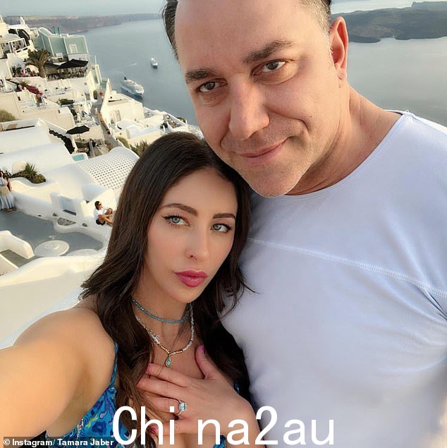 塔玛拉和比利于 2022 年 8 月前往希腊卡拉马塔旅行期间宣布订婚