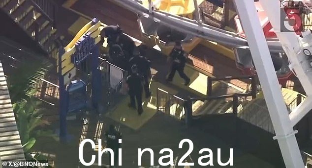 这名未透露姓名的男子已被圣莫尼警方拘留,并将面临审问