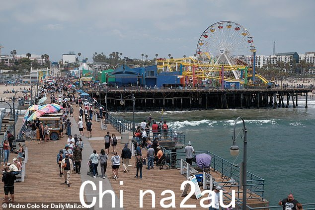 圣莫尼卡码头是洛杉矶地区最受欢迎的旅游景点之一