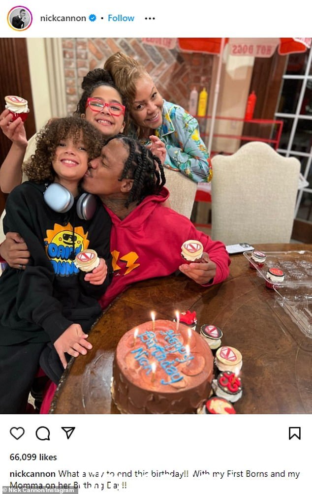 '用什么方式来结束这个生日!'尼克·卡农 (Nick Cannon) 与他的“长子”——12 岁的异卵双胞胎摩洛哥人和梦露——以及他的母亲贝丝·加德纳 (Beth Gardner) 在洛杉矶庆祝了自己的 43 岁生日周日晚上