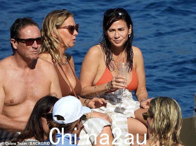 妈妈:娜塔莉之前承认她觉得自己的生活缺少了一些东西,所以她求助于精子捐赠者来帮助完成它