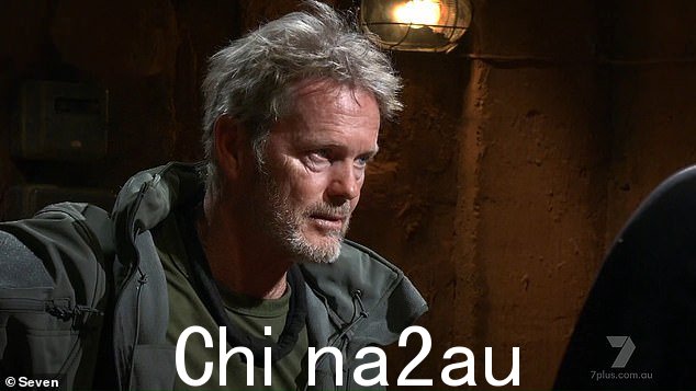 '比起爬上山坡,我更担心融入新的人群中。我知道这听起来很奇怪,但对我来说,恐怕这是真的,'他add