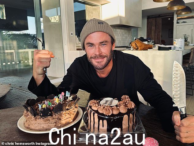 克里斯·海姆斯沃斯 (Chris Hemsworth),40 岁(如图)经过米其林培训的私人厨师塞尔吉奥·佩雷拉 (Sergio Perera) 在周三透露了这位好莱坞猛男令人难以置信的饮食秘密