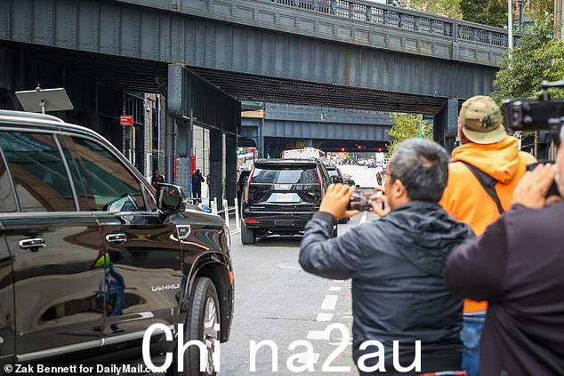 短暂旅行后,这对夫妇在世界心理健康日节上主持了一场小组讨论,这标志着他们为慈善机构阿彻韦尔基金会举办的首次现场活动