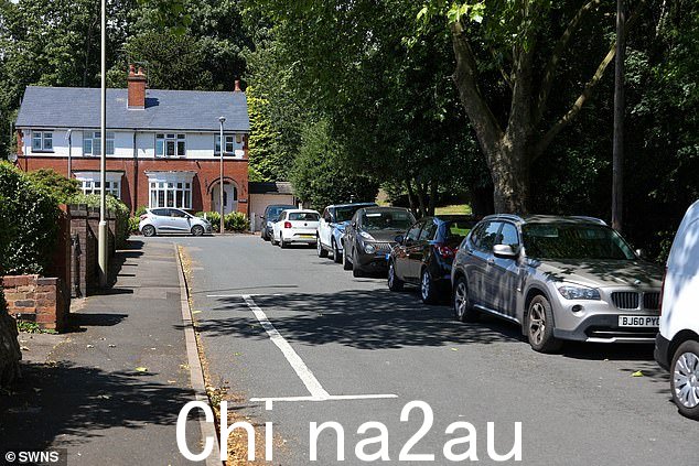 DUDLEY:愤怒的居民表示,他们在达德利 Netherton 的道路被送孩子的父母“占领”了