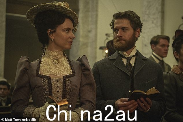 悬疑:由 Paul Tomalin 创作,该剧是一部带有扭曲的警察程序(图中凯尔·索勒 (Kyle Soller)(右)饰演 DI 阿尔弗雷德·希尔林黑德 (DI Alfred Hillinghead))
