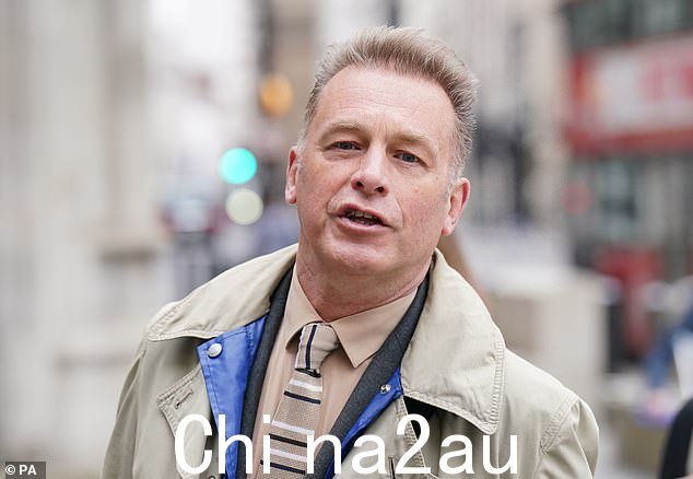 这位《Springwatch》明星直言不讳地反对狐狸和鸟类猎人,他承认自己经常阅读巨魔的恶毒评论,尽管他的伴侣夏洛特警告他不要看这些评论
