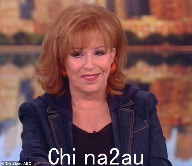 Joy Behar,81 岁,厚颜无耻地挖苦她过去的恋人,并声称他们在卧室里“表现得像鬼一样”