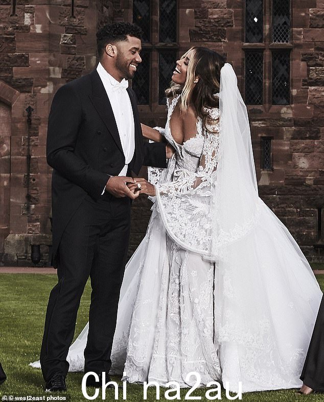 幸福的婚姻:格莱美获奖艺术家 Ciara 和她的 NFL 明星丈夫 Russell Wilson 于 2016 年在城堡喜结连理