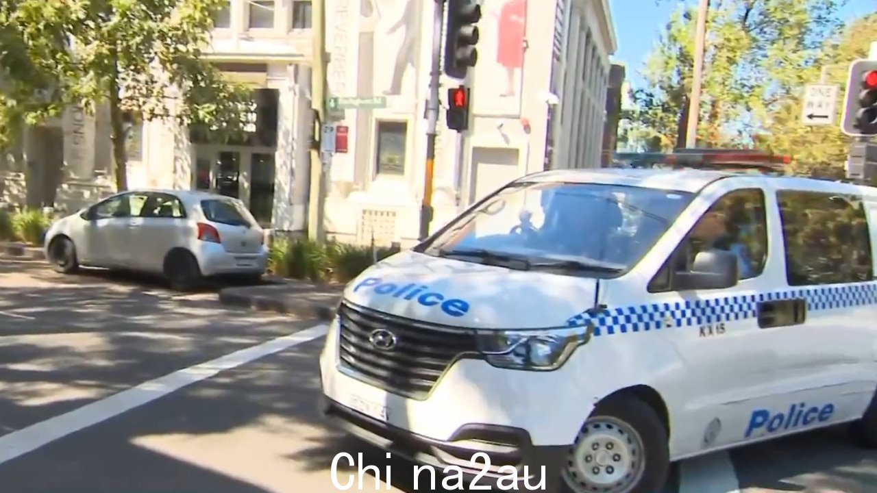 三人在悉尼被捕犹太博物馆