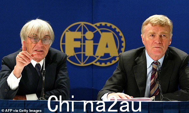 Ecclestone 是已故 Max Mosley 的朋友和商业伙伴(2002 年与 Ecclestone 合影)