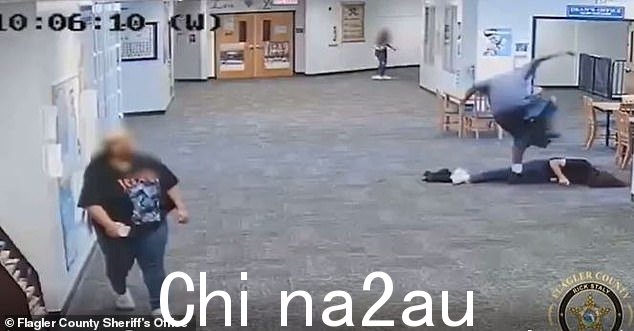 一名佛罗里达州老师被一名 270 磅重的学生打得不省人事,他拒绝支持对这名青少年从轻处罚