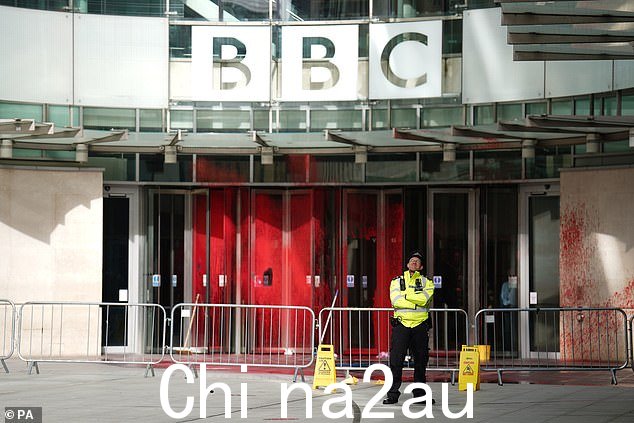 相反,BBC 将哈马斯称为“激进”组织,并将屠杀平民描述为“激进”攻击