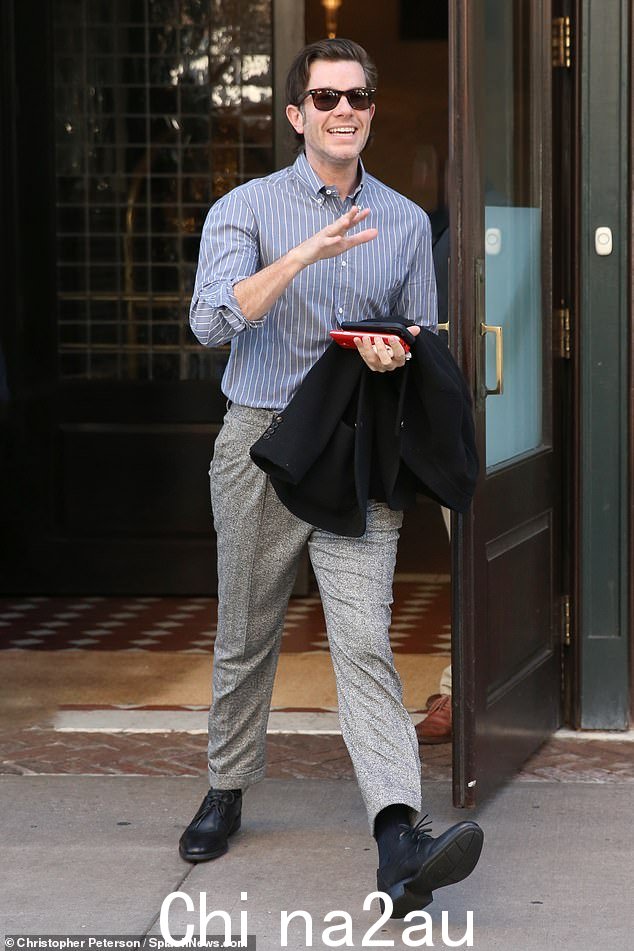 纽约心态:看来 Munn 和丈夫 John Mulaney 住在翠贝卡的格林威治酒店,靠近 SoHo 和市中心的金融区