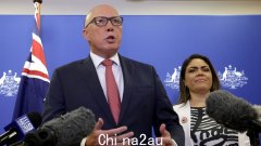 彼得·达顿 (Peter Dutton) 要求安东尼·阿尔巴内塞 (Anthony Albanese) 就推动议会之声公投“道歉”，因为该提案以压倒性优势失败