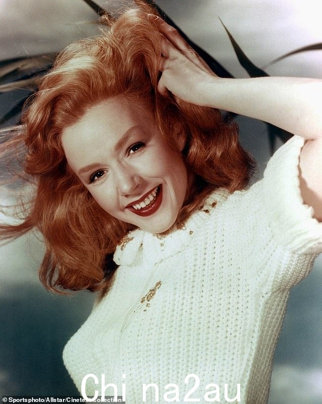 Piper Laurie 于 1954 年在北约克郡斯卡伯勒拍摄肖像