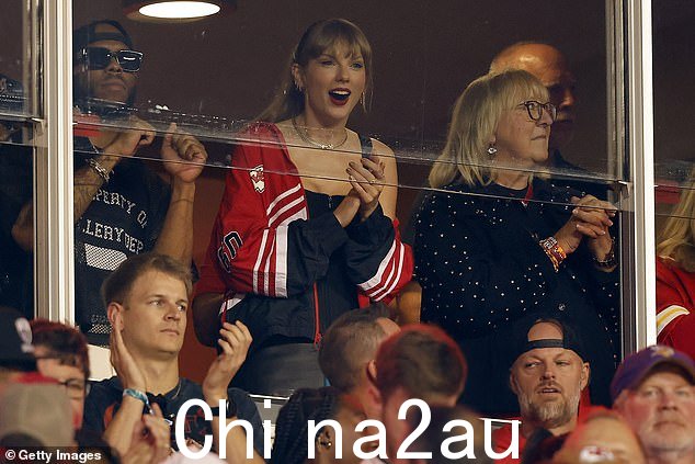 泰勒·斯威夫特 (Taylor Swift) 参加了堪萨斯城酋长队过去四场特拉维斯·凯尔斯 (Travis Kelce) 比赛中的三场