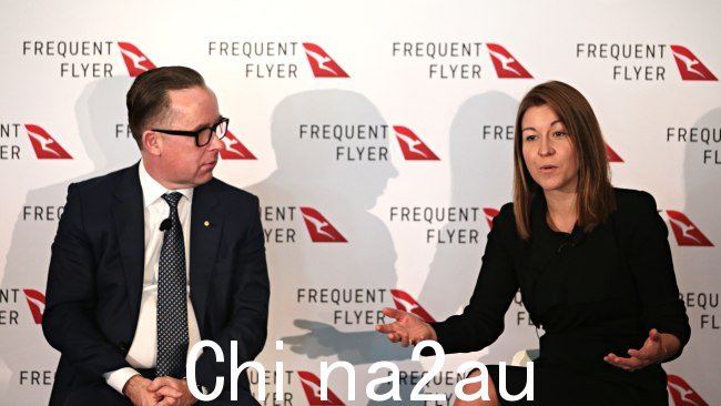 Olivia Wirth(与艾伦·乔伊斯合影)已从澳洲航空辞职。图片:Adam Yip