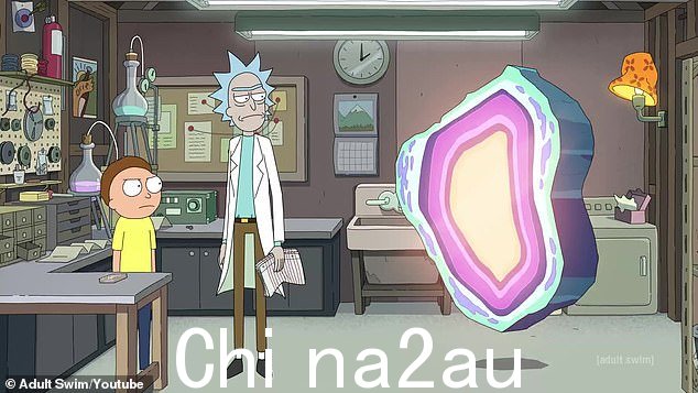 新系列:Adult Swim 选择等到 10 月 15 日系列首播时才透露为同名角色配音的两位表演者的名字,这些角色之前由 Roiland 配音