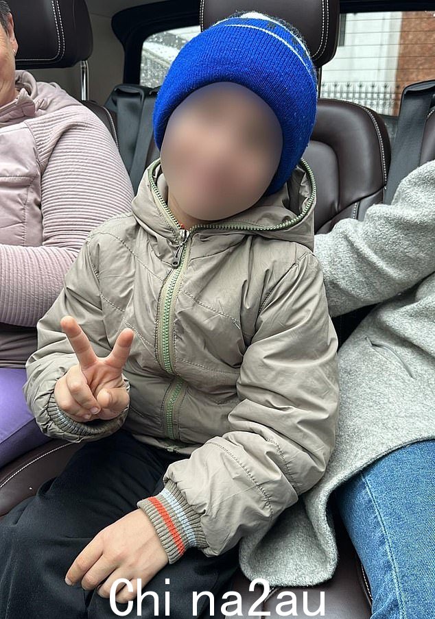 孩子和他的家人离开俄罗斯经爱沙尼亚前往乌克兰