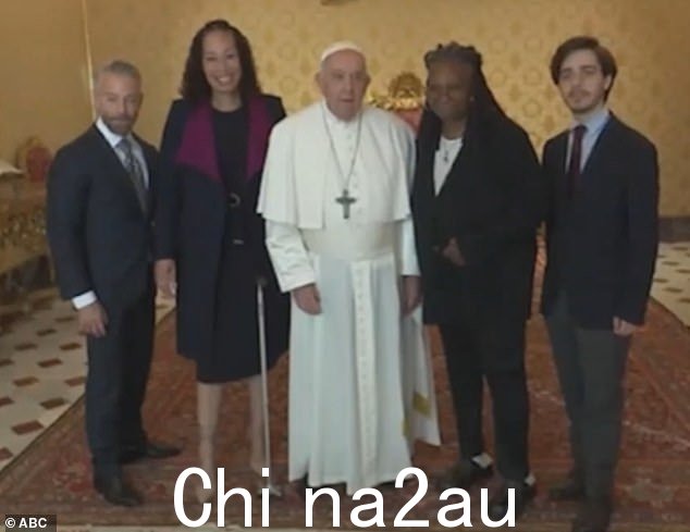 Whoopi 的女儿 Alexandrea Martin 也很幸运能在罗马见到弗朗西斯教皇