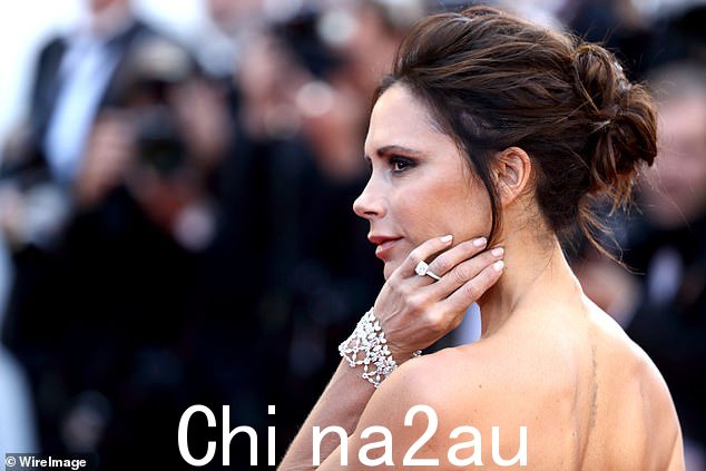 虽然玛丽莲从她的三位丈夫那里得到了相对朴素的小玩意,但时髦辣妹在与大卫·贝克汉姆 24 年的婚姻过程中却收到了大量慷慨的礼物