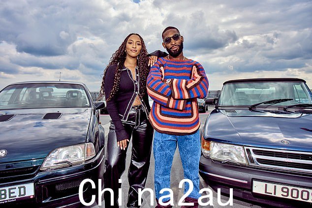 在《Bangers: Mad For Cars》(第 4 章)中,说唱歌手兼电视节目主持人 Tinie 炫耀他的针织品,庆祝伴随他这一代人长大的汽车