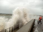巴贝特风暴来袭时，英国气象局发布了罕见的“生命危险”警告