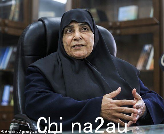 加沙加沙城 - 3 月 24 日：贾米拉·阿尔-香蒂成为第一位当选哈马斯政治局成员的女性，于 2021 年 3 月 24 日在加沙加沙城接受独家采访时发表讲话。（照片由 Ali Jadallah/Anadolu Agency via Getty Images 拍摄）