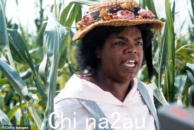 第一个角色:奥普拉·温弗瑞 (Oprah Winfrey) 在史蒂文·斯皮尔伯格 (Steven Spielberg) 1985 年的经典作品《紫色》(The Color Purple) 中获得第一个表演角色时,她仍处于建立媒体帝国的早期阶段