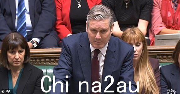 工党领袖凯尔·斯塔默爵士在伦敦下议院举行的首相提问中发表讲话。图片日期:2023 年 10 月 18 日星期三。PA 照片。照片来源应为:下议院/英国议会/PA Wire