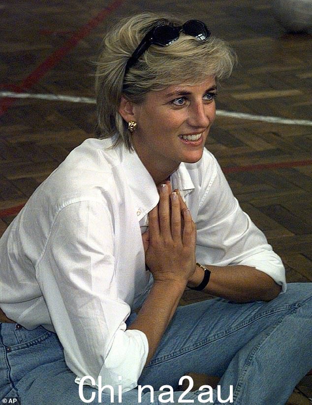 戴安娜王妃与她的曾曾祖母(1990 年访问泽尼察时拍摄的照片)极为相似