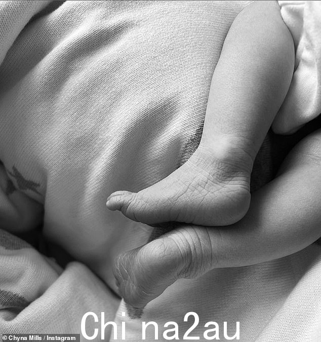 新生儿:这对夫妇在十月初欢迎新生儿的到来,他们在 Instagram 上分享了这一消息
