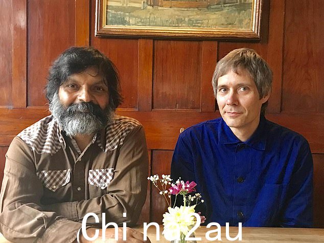 猜猜是谁:一支九十年代的独立乐队在发行热门歌曲《Brimful of Asha》25 年后,看起来几乎认不出来了