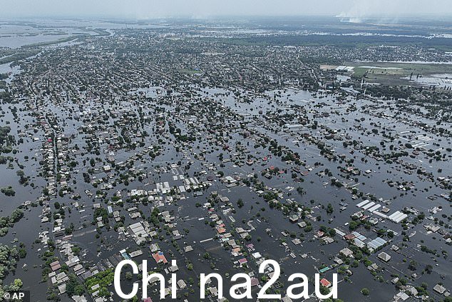 调查还发现,在赫尔松(该地区在 6 月卡霍瓦大坝被毁后被洪水淹没后)和扎波罗热地区的俄罗斯拘留设施中存在酷刑案件,俄罗斯士兵在这些设施中使用了同样的酷刑类似联合国之前报告的酷刑模式