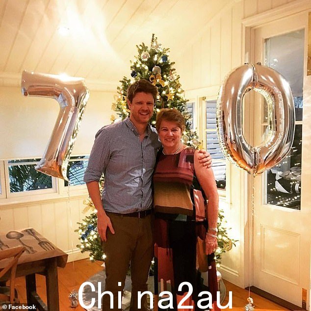 David Ibels 与他的母亲一起庆祝 70 岁生日。他的尸体于周一被发现