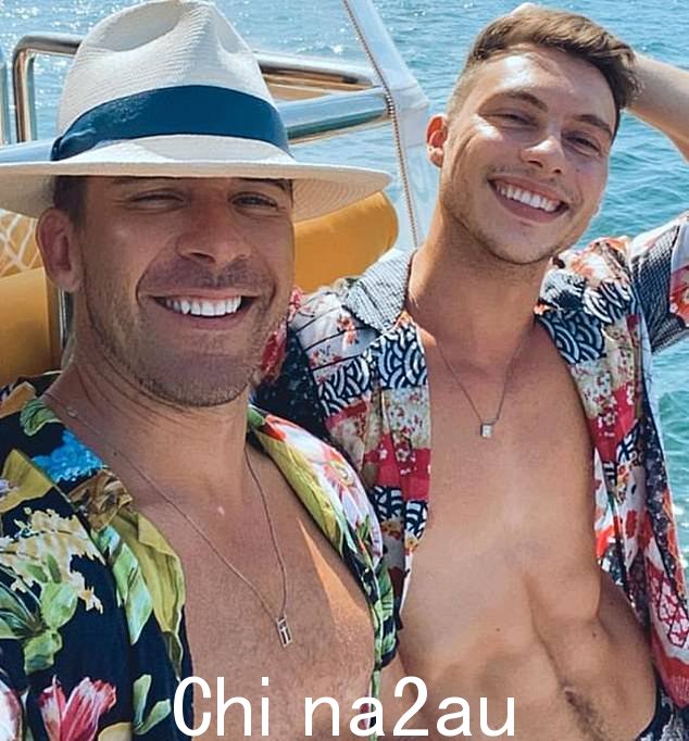 休·谢里丹 (Hugh Sheridan) 与 TikTok 明星库尔特·罗伯茨 (Kurt Roberts) 向男模特求婚后与这位演员